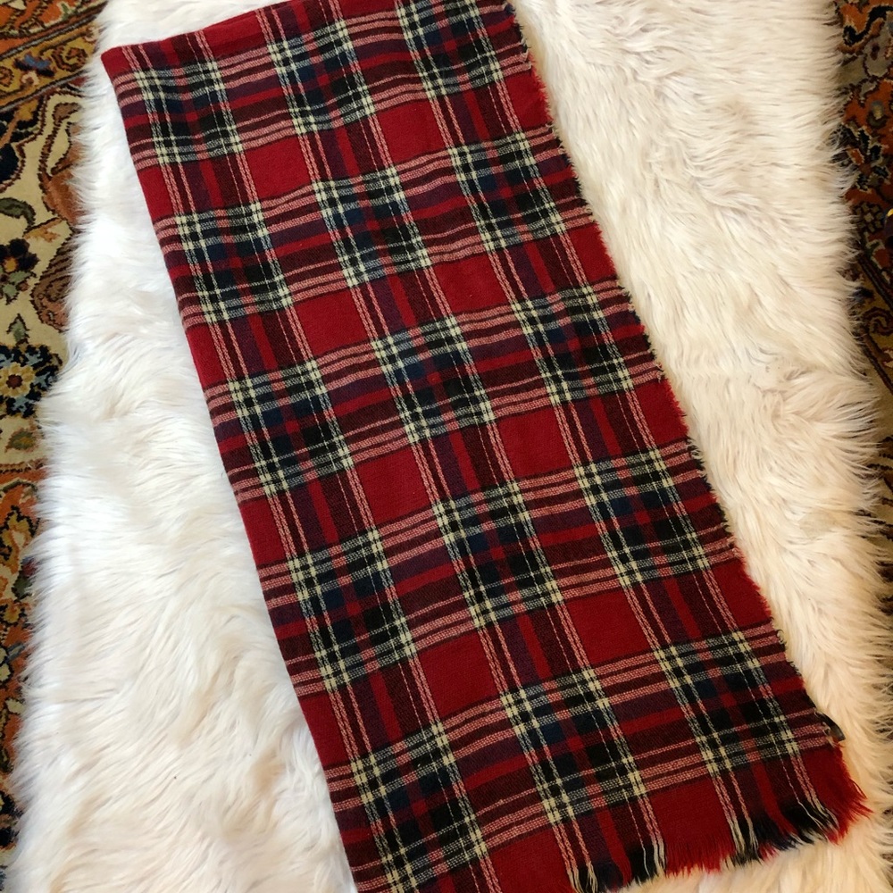 LOOK Red Plaid Shawl